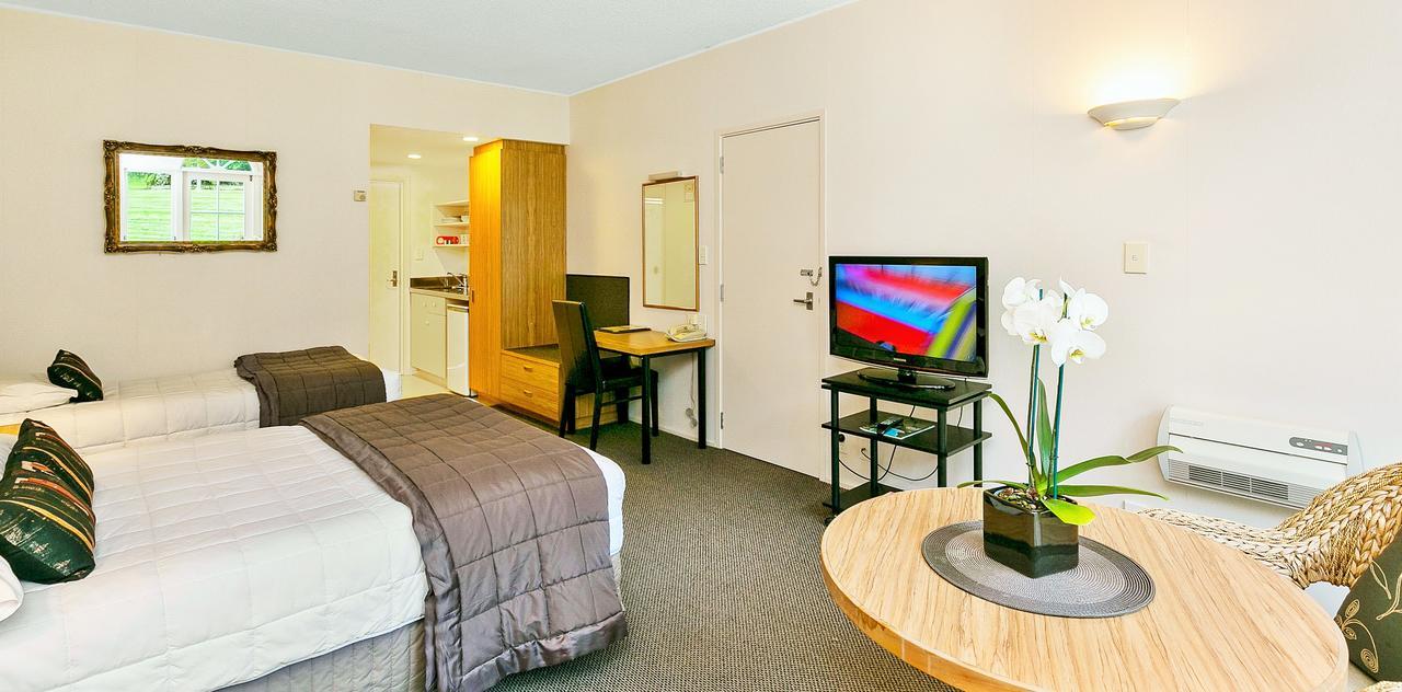 Wallaceville Motor Lodge Upper Hutt Extérieur photo