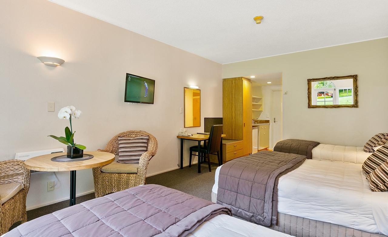Wallaceville Motor Lodge Upper Hutt Extérieur photo