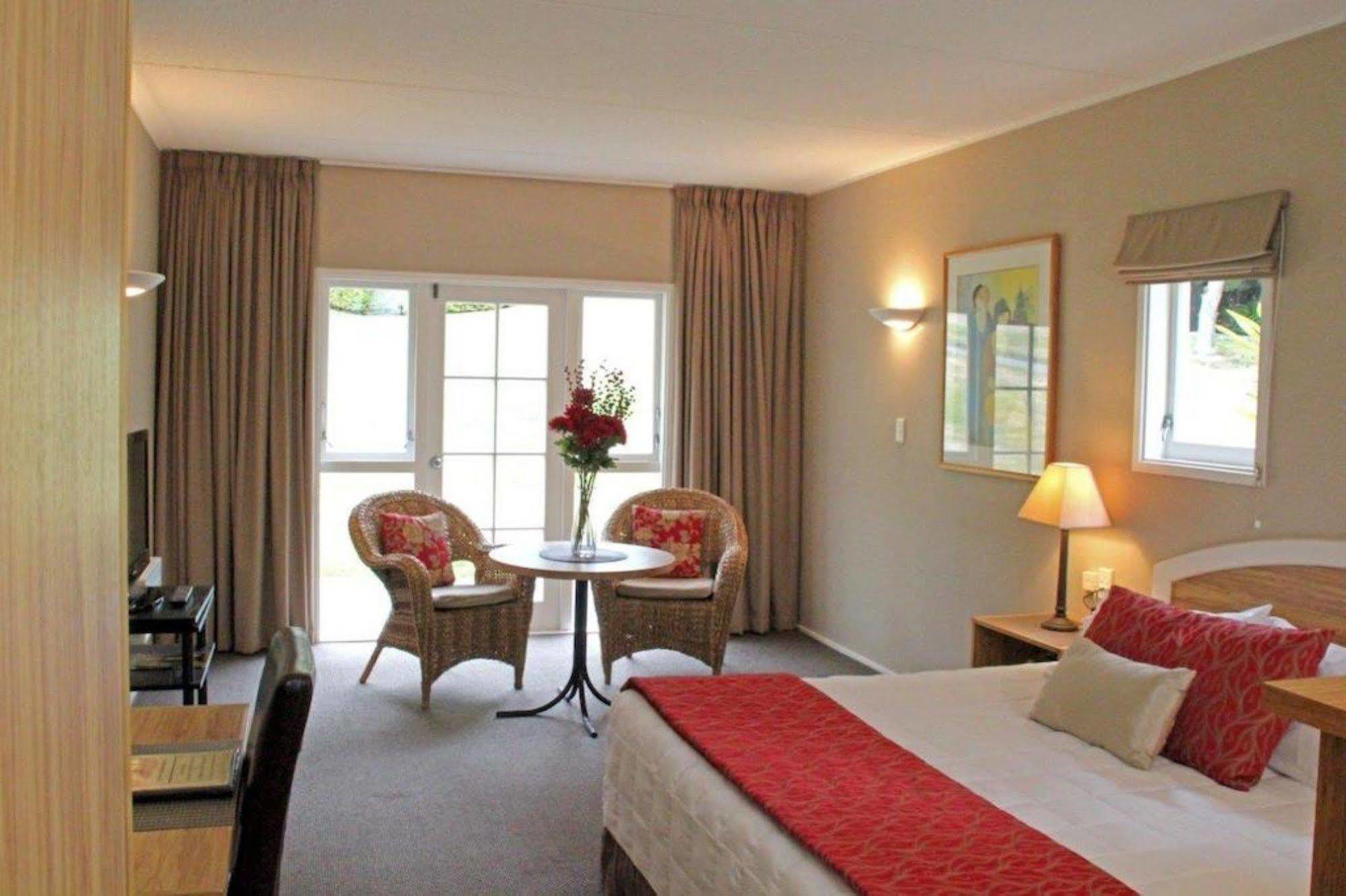 Wallaceville Motor Lodge Upper Hutt Extérieur photo