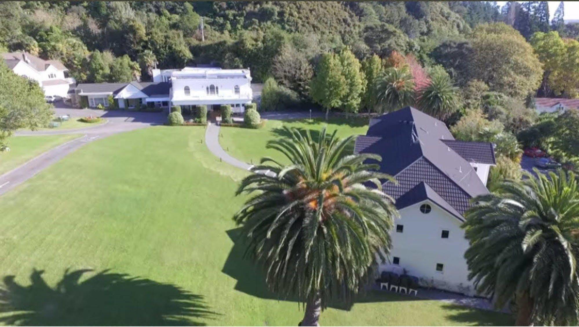 Wallaceville Motor Lodge Upper Hutt Extérieur photo