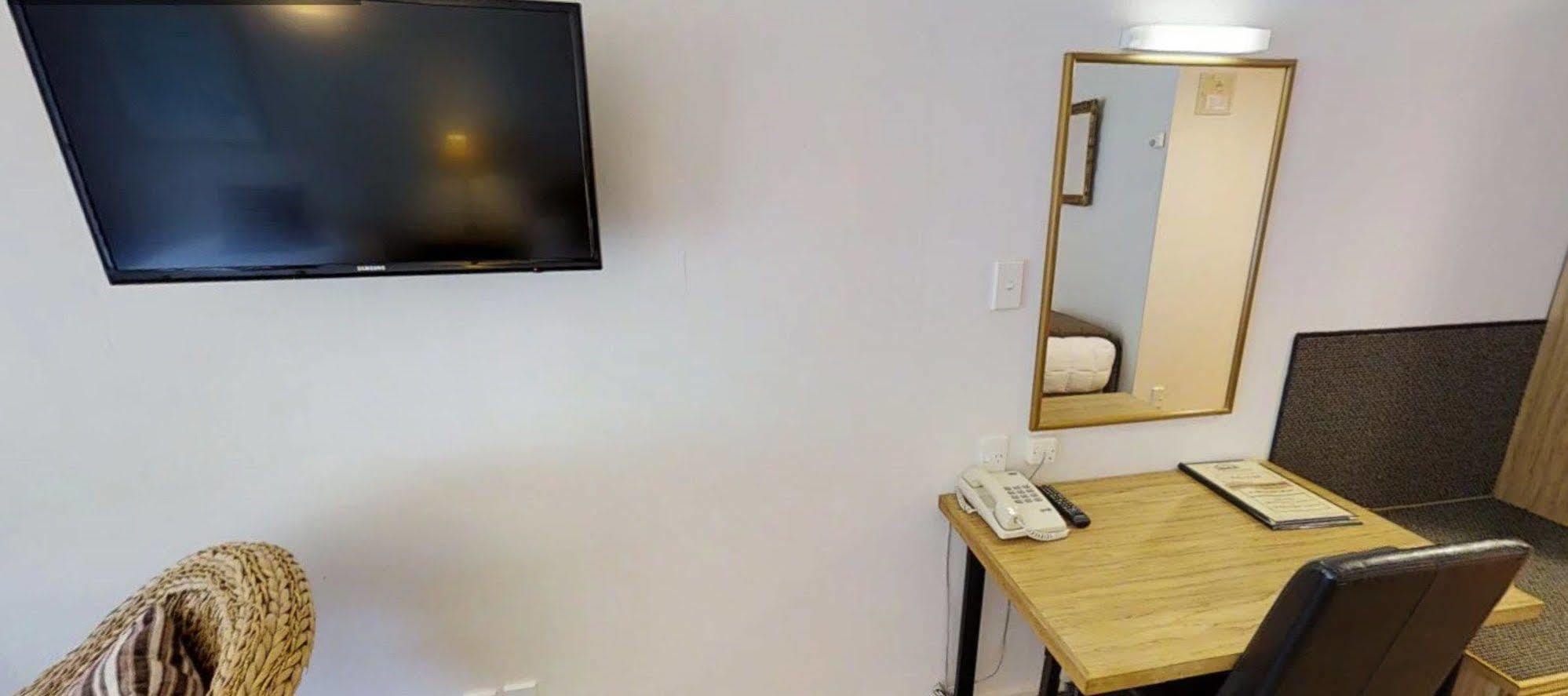 Wallaceville Motor Lodge Upper Hutt Extérieur photo
